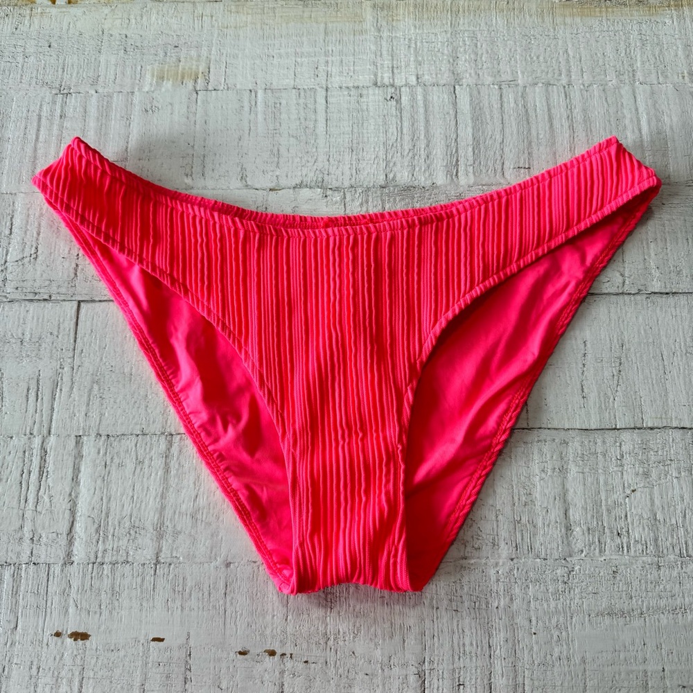 Becca Textured Ribbed Bikini Bottoms NWT size Large Hot‎ Pink Swimsuit